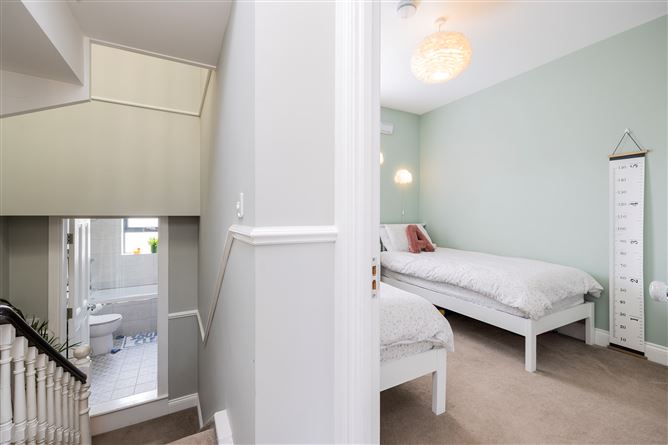 https://photos-a.propertyimages.ie/media/5/3/1/4999135/79933ef6-01ee-4bdd-a28f-47bb2192d22f_l.jpg