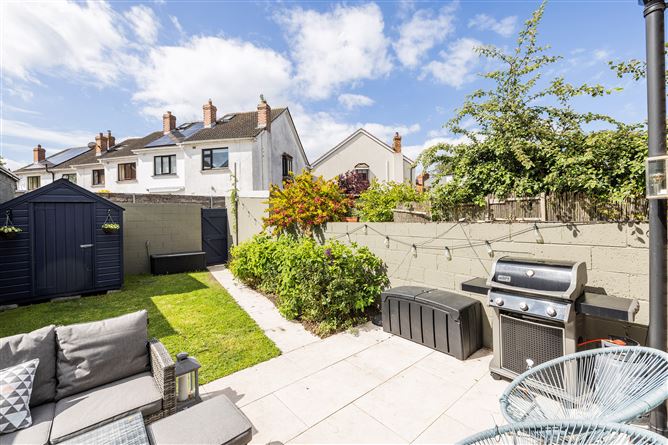 https://photos-a.propertyimages.ie/media/5/3/1/4999135/79933ef6-01ee-4bdd-a28f-47bb2192d22f_l.jpg