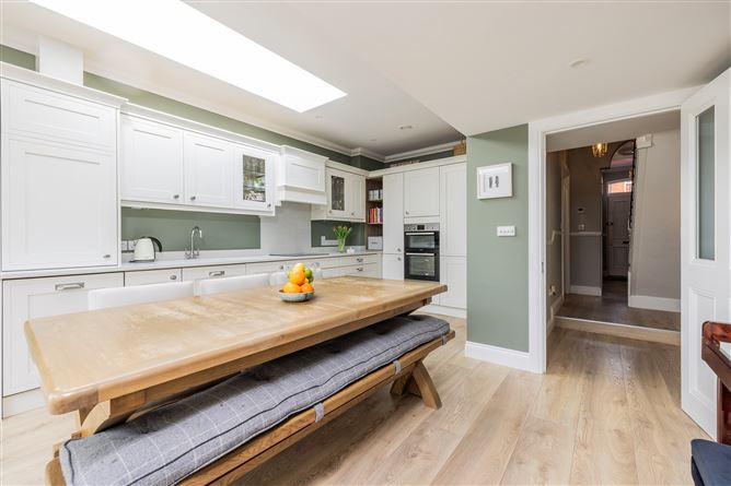 https://photos-a.propertyimages.ie/media/5/3/1/4999135/79933ef6-01ee-4bdd-a28f-47bb2192d22f_l.jpg