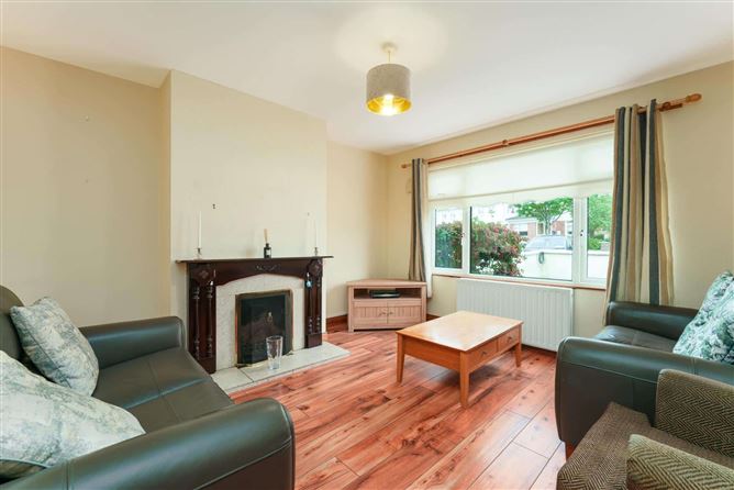 12 Rathlawns, Rathcoole, Co. Dublin