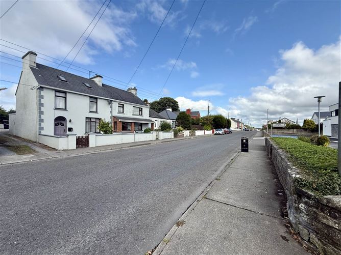 Photo 6 of 29 — Upper Main Street, Ballyhaunis, County Mayo