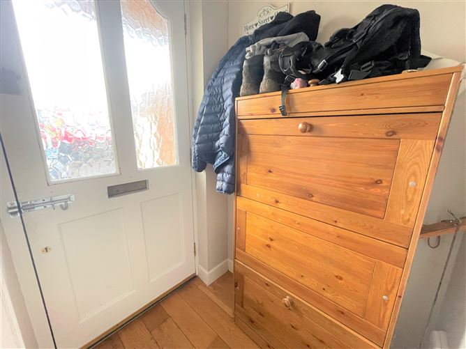 5 Broadfield View, Rathcoole, County Dublin