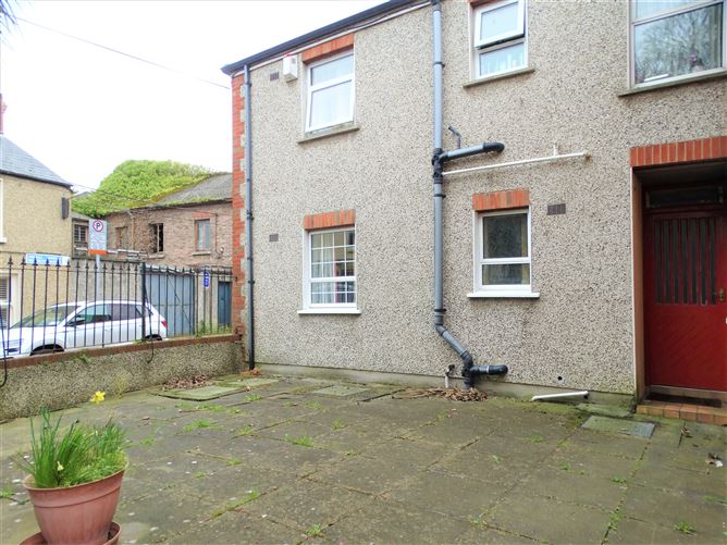 Apt. 2, 36/37 Rehoboth Court, Rehoboth Place, South Circular Road, Dublin 8