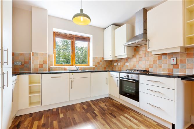 35E Belarmine Square, Stepaside, Dublin 18