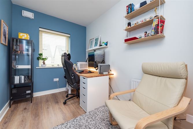 7 Oak Park Place, Oak Park, Naas, Co. Kildare. 