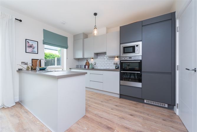 7 Oak Park Place, Oak Park, Naas, Co. Kildare. 