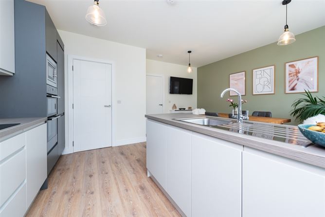 7 Oak Park Place, Oak Park, Naas, Co. Kildare. 