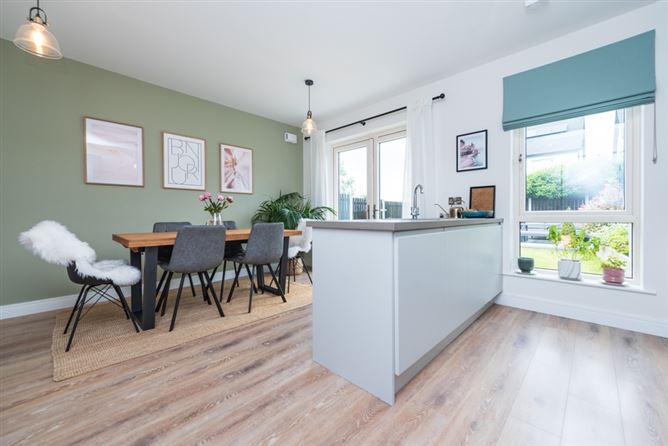 7 Oak Park Place, Oak Park, Naas, Co. Kildare. 
