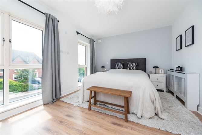 7 Oak Park Place, Oak Park, Naas, Co. Kildare. 
