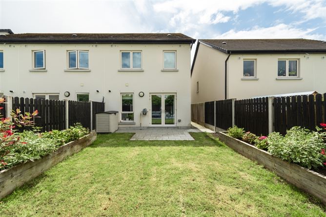 7 Oak Park Place, Oak Park, Naas, Co. Kildare. 