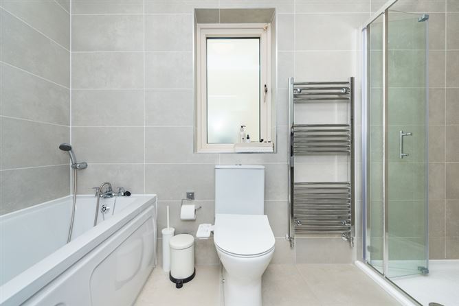 7 Oak Park Place, Oak Park, Naas, Co. Kildare. 