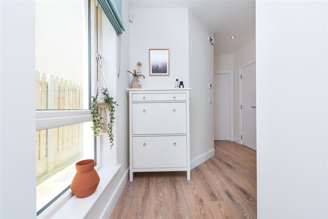 7 Oak Park Place, Oak Park, Naas, Co. Kildare. 