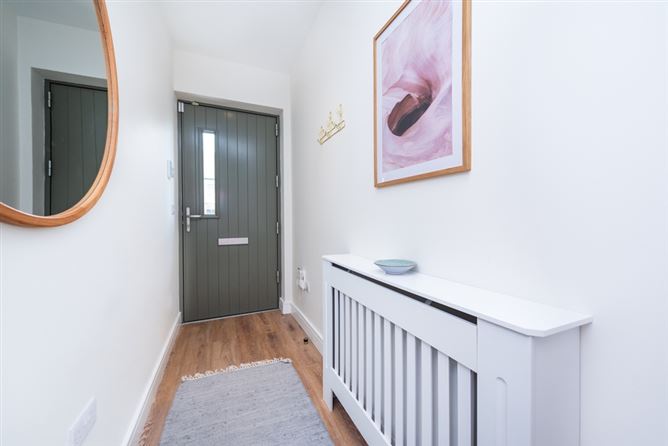 7 Oak Park Place, Oak Park, Naas, Co. Kildare. 