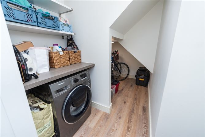 7 Oak Park Place, Oak Park, Naas, Co. Kildare. 