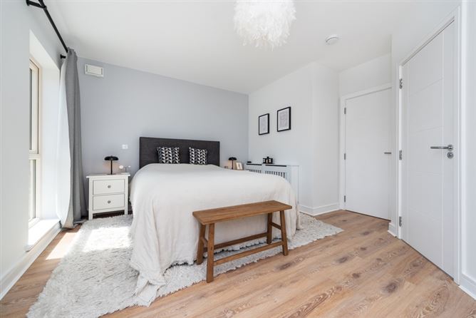 7 Oak Park Place, Oak Park, Naas, Co. Kildare. 
