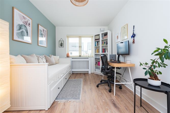 7 Oak Park Place, Oak Park, Naas, Co. Kildare. 