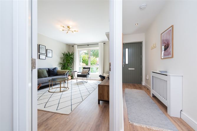 7 Oak Park Place, Oak Park, Naas, Co. Kildare. 