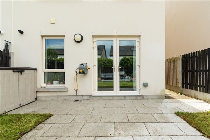 7 Oak Park Place, Oak Park, Naas, Co. Kildare. 