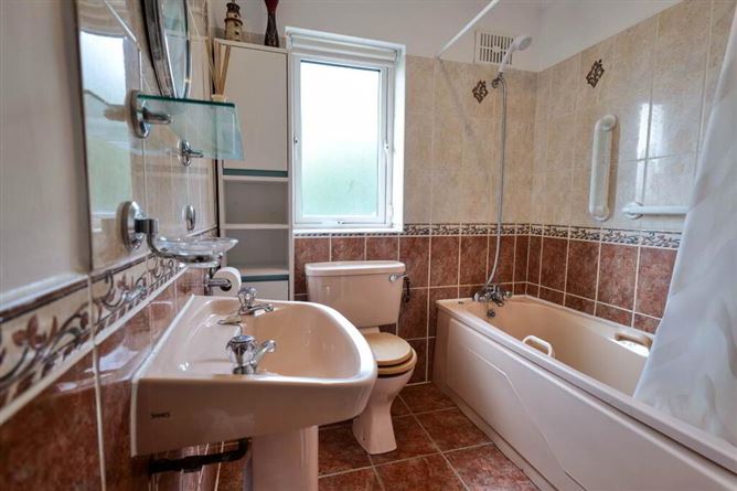 Tir, Henry Street Mews, Saint Alphonsus Street, Limerick