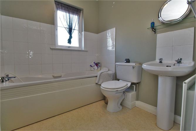 59 Curragh Hall Crescent, Tyrrelstown, Dublin 15