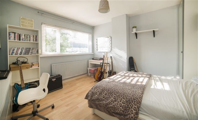Photo 17 of 28 — 17 Donaghmede Avenue, Donaghmede, Dublin