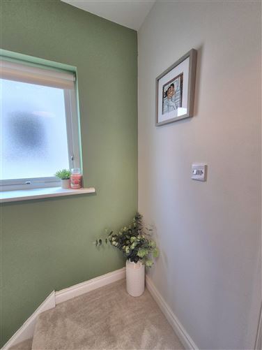 https://photos-a.propertyimages.ie/media/5/3/3/4931335/e3e6e5c6-3324-438c-86a1-e014dbbdf57c_l.jpg
