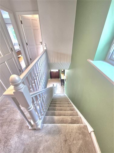 https://photos-a.propertyimages.ie/media/5/3/3/4931335/e3e6e5c6-3324-438c-86a1-e014dbbdf57c_l.jpg