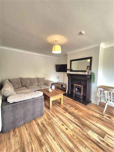 https://photos-a.propertyimages.ie/media/5/3/3/4931335/e3e6e5c6-3324-438c-86a1-e014dbbdf57c_l.jpg