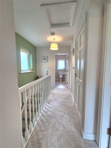 https://photos-a.propertyimages.ie/media/5/3/3/4931335/e3e6e5c6-3324-438c-86a1-e014dbbdf57c_l.jpg
