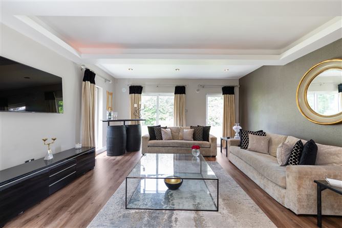 Hollybrook House, Glenamuck Road, Carrickmines, Dublin 18