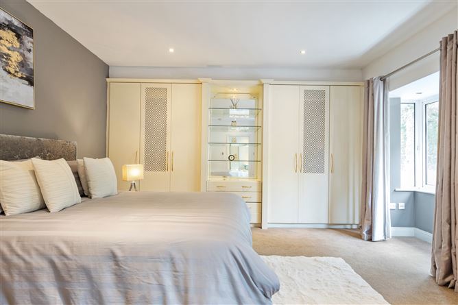 Hollybrook House, Glenamuck Road, Carrickmines, Dublin 18