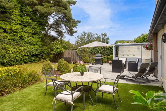 Hollybrook House, Glenamuck Road, Carrickmines, Dublin 18