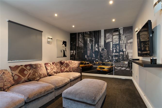 Hollybrook House, Glenamuck Road, Carrickmines, Dublin 18