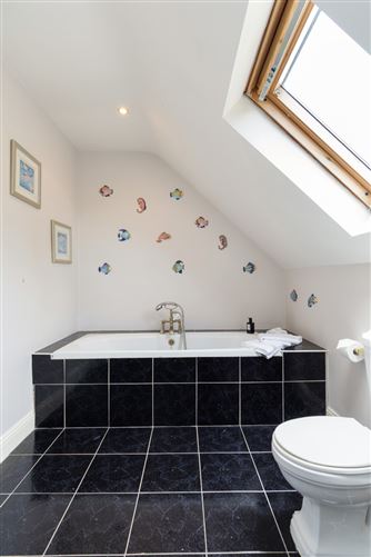 Hollybrook House, Glenamuck Road, Carrickmines, Dublin 18