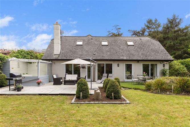 Hollybrook House, Glenamuck Road, Carrickmines, Dublin 18