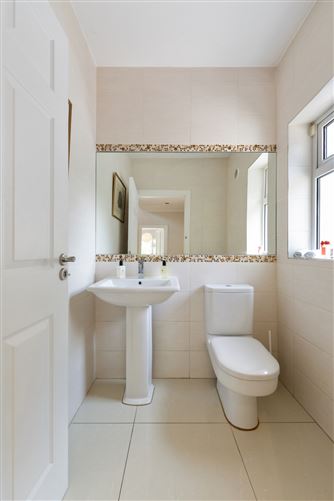 Hollybrook House, Glenamuck Road, Carrickmines, Dublin 18