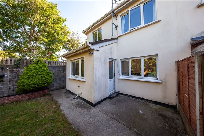 2 Liffey Crescent, Liffey Valley Park, Lucan, Dublin