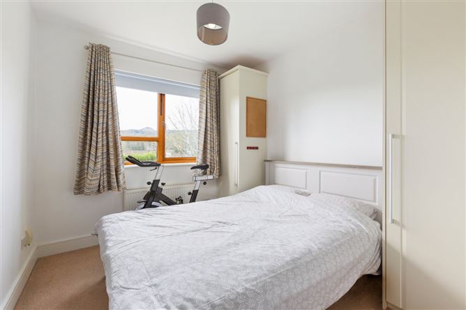 27 Olcovar, Shankill, Dublin 18