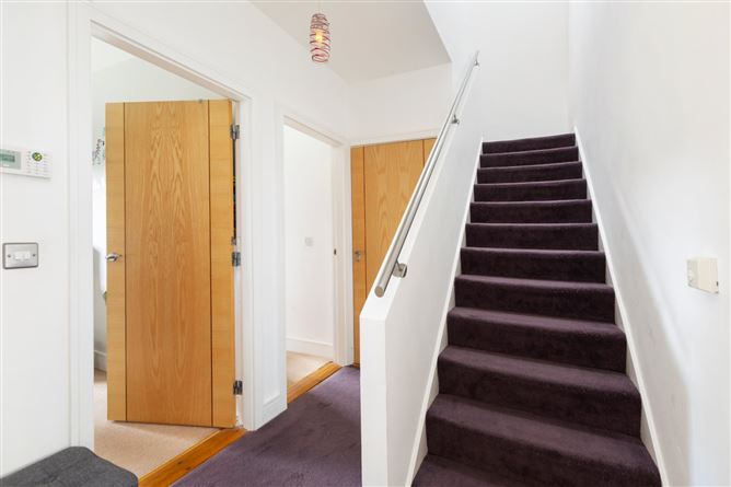 27 Olcovar, Shankill, Dublin 18