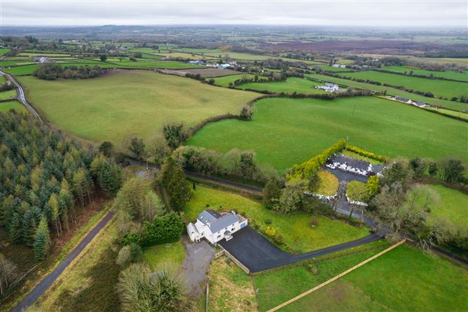Castle View, Ballynahimmey, Clonaslee, Co. Laois