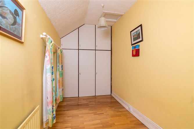 Castle View, Ballynahimmey, Clonaslee, Co. Laois