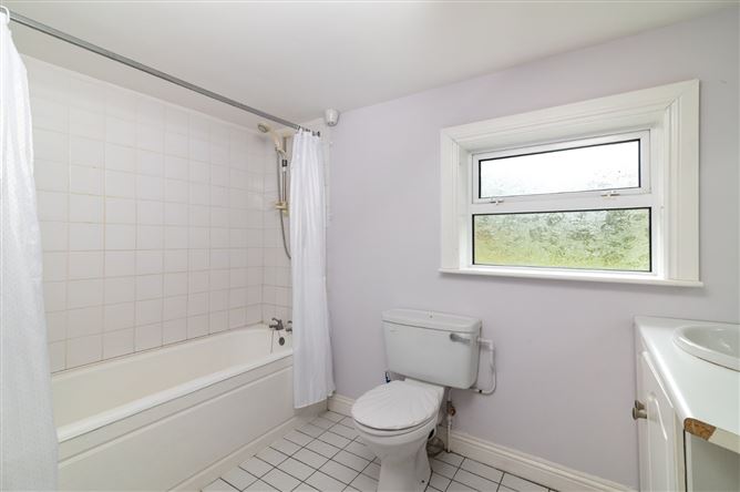 Castle View, Ballynahimmey, Clonaslee, Co. Laois