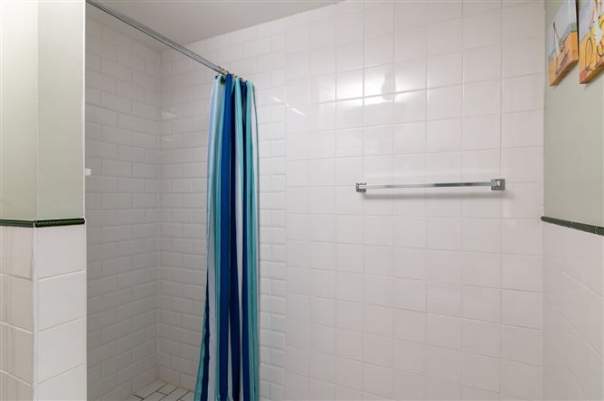 Castle View, Ballynahimmey, Clonaslee, Co. Laois