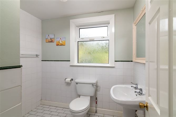 Castle View, Ballynahimmey, Clonaslee, Co. Laois