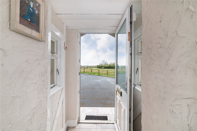 Castle View, Ballynahimmey, Clonaslee, Co. Laois