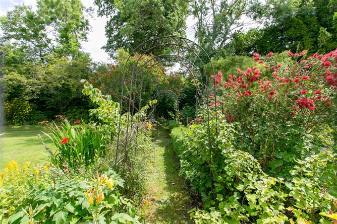 6 Taney Lawn, Dundrum, Dublin 14