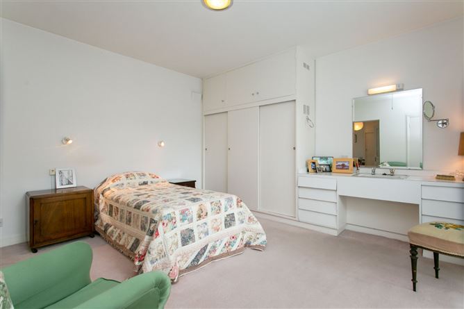 6 Taney Lawn, Dundrum, Dublin 14