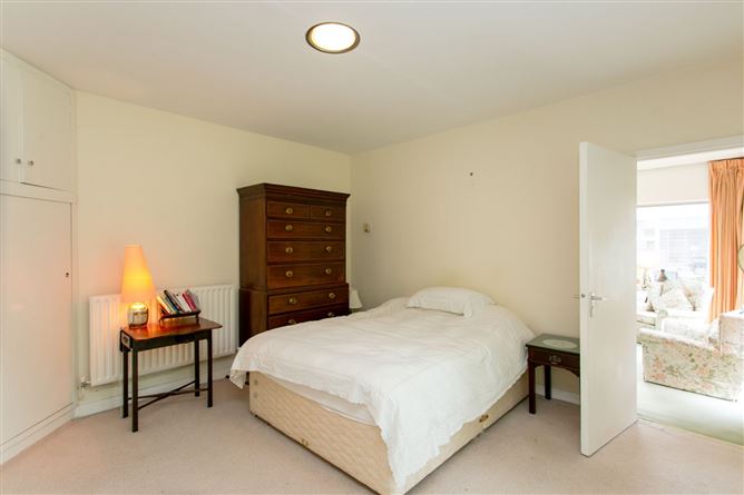 6 Taney Lawn, Dundrum, Dublin 14