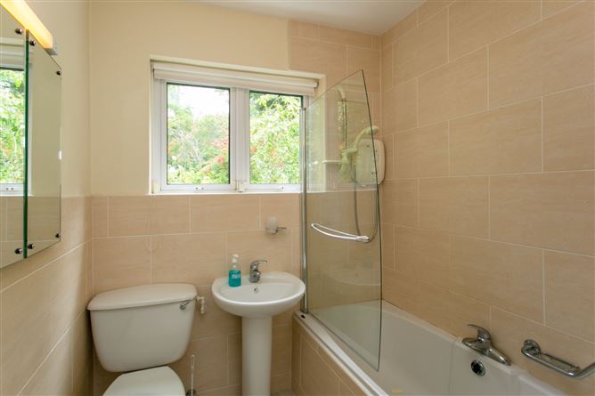 6 Taney Lawn, Dundrum, Dublin 14