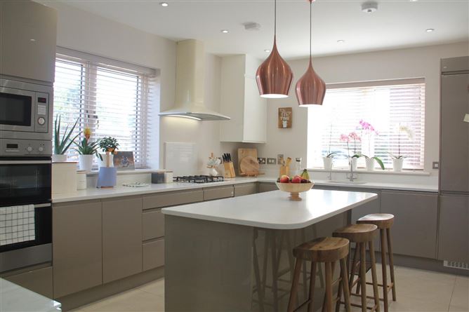 15, ShackletonWay, Lucan, Co.Dublin, Lucan,   Dublin West, K78R2F4